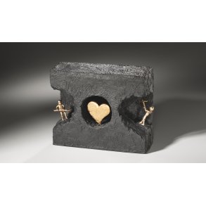 At n ind til krligheden  - skulptur af Kerstin Stark i bronze