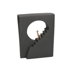 Et skridt ad gangen - skulptur af Kerstin Stark i bronze