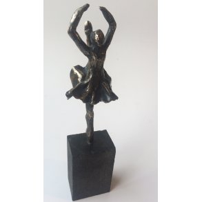 Bronzeskulptur af skulptr Lisbeth Gundersen