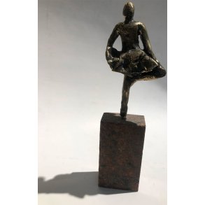 Bronceskulptur af Lisbeth Gundersen