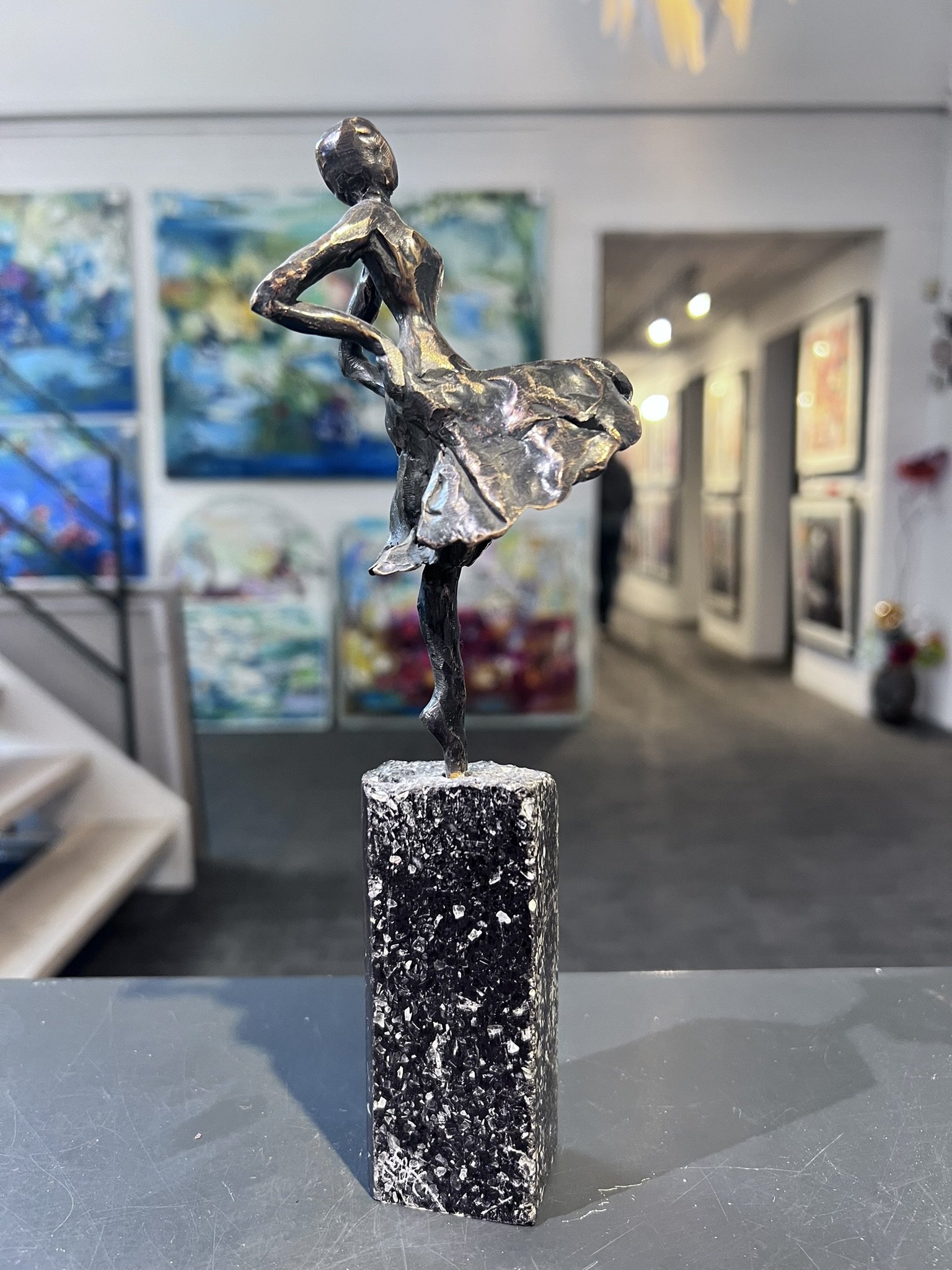 Bronceskulptur af Lisbeth Gundersen