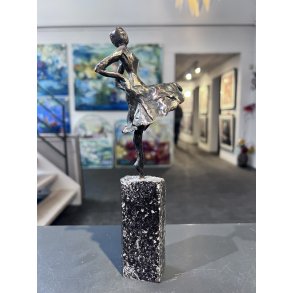 Bronceskulptur af Lisbeth Gundersen