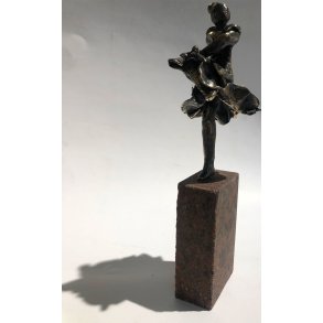 Bronceskulptur af Lisbeth Gundersen