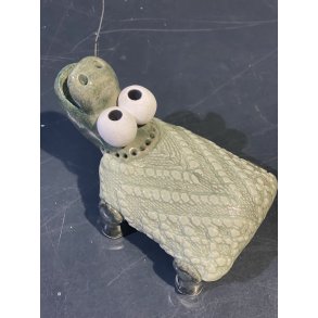 Mellem Fabeldyr i keramik af Vibeke Hrlyck