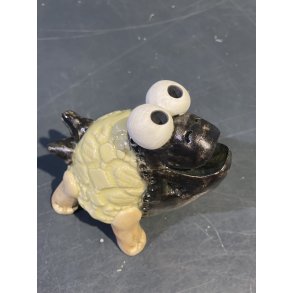 Mellem Fabeldyr i keramik af Vibeke Hrlyck