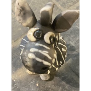 Dorit Knudsen Zebra i rakubrndt keramik