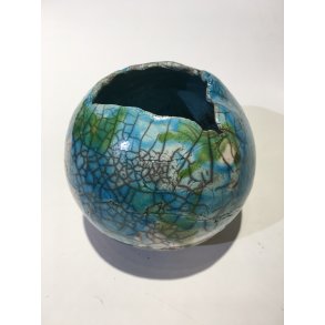 Dorit Knudsen Kugle i rakubrndt keramik