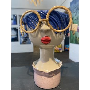 Tina Ferch, Damevase med guldbriller