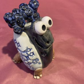 Stort Fabeldyr i keramik af Vibeke Hrlyck