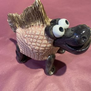 Stort Fabeldyr i keramik af Vibeke Hrlyck