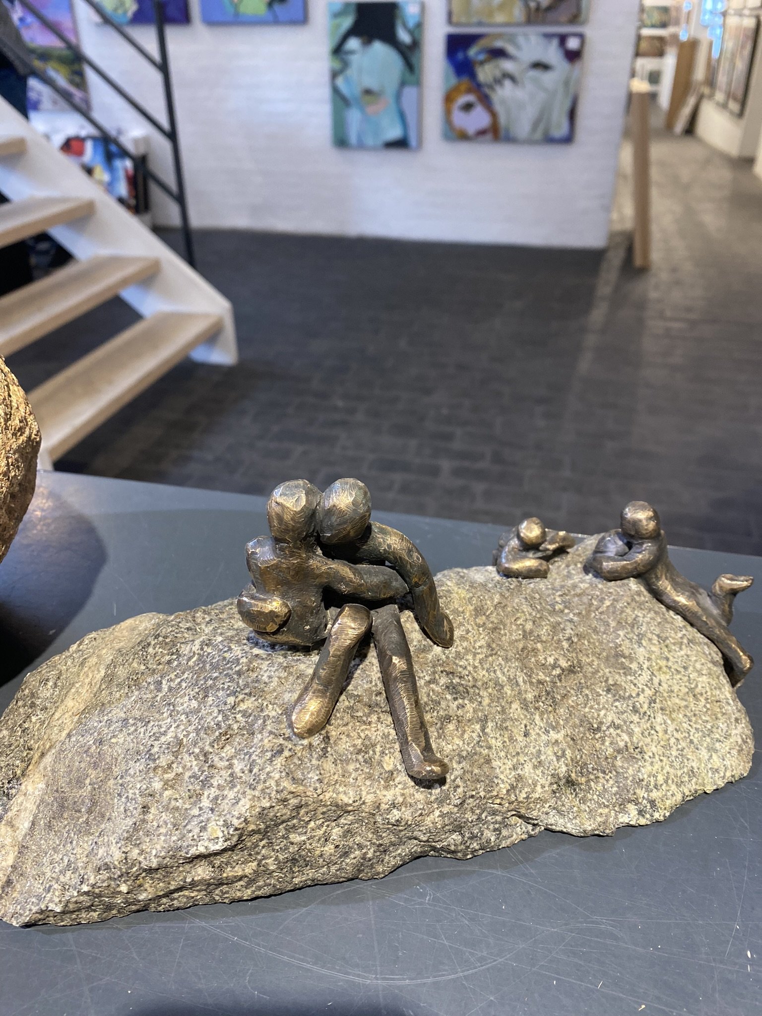Familieliv - bronzeskulptur af Lisbeth Gundersen