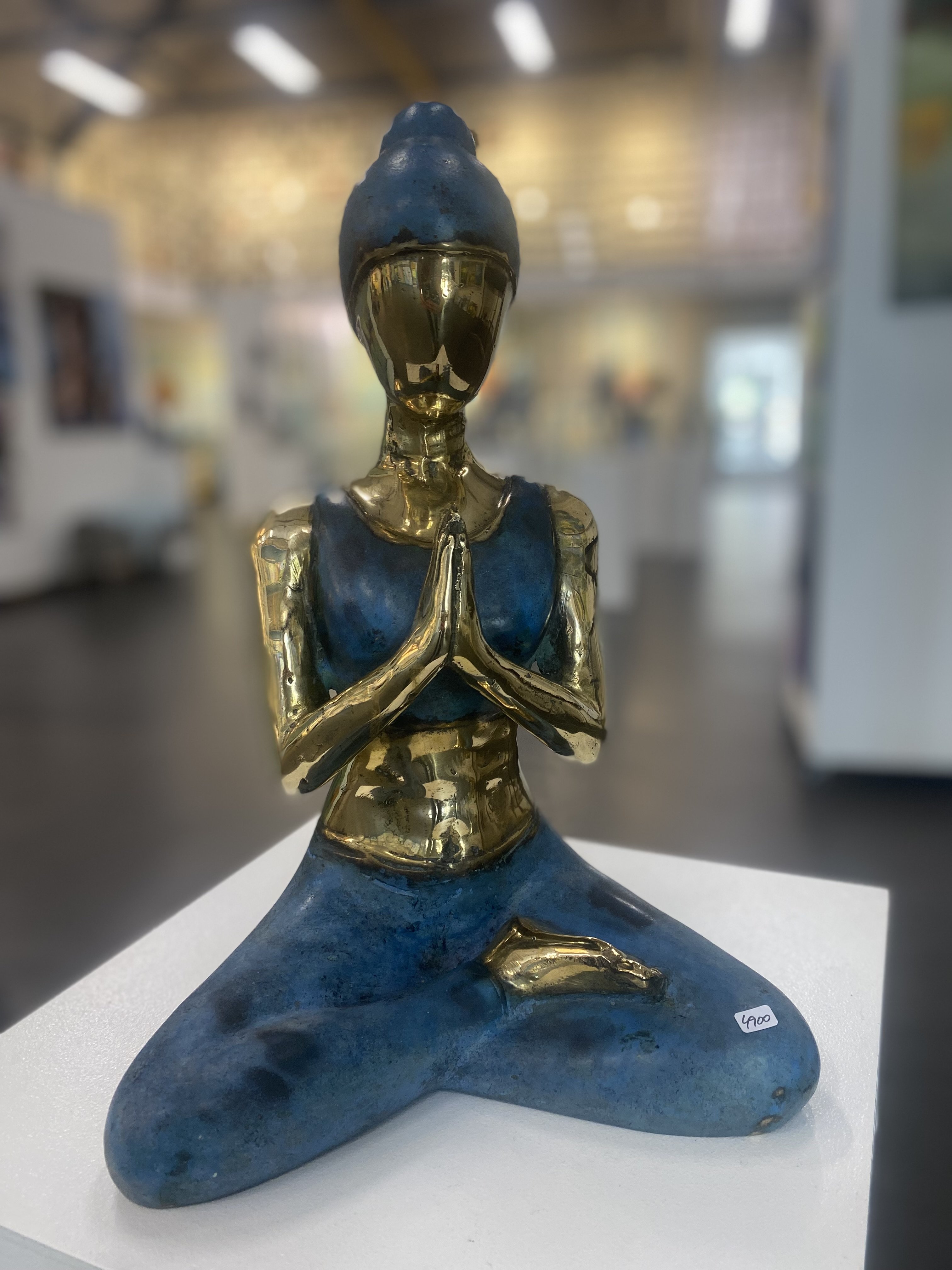 Namaste Yoga Skulptur af Timor Antik