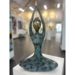 Half Lotus Pose Yoga Skulptur af Timor Antik