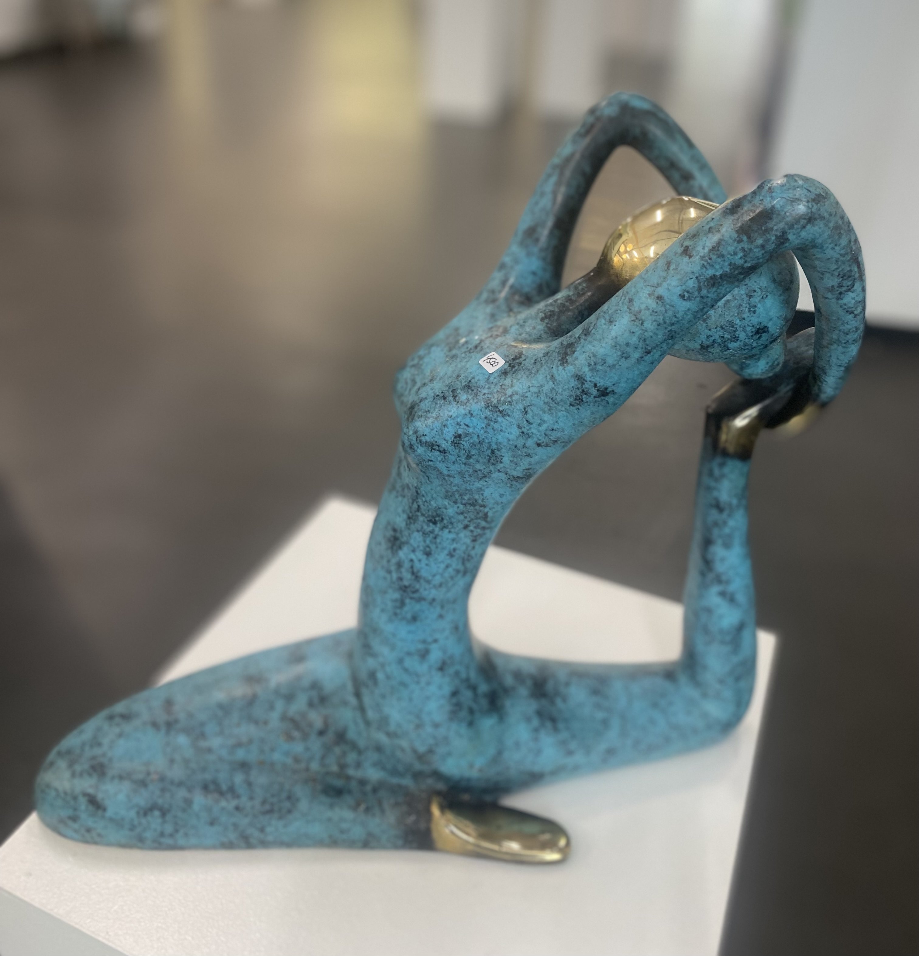 Yoga Skulptur af Timor Antik