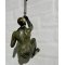 mrkegrn patineret Bronze skulptur der kravler p vg,  hjde 30cm af Timor Antik
