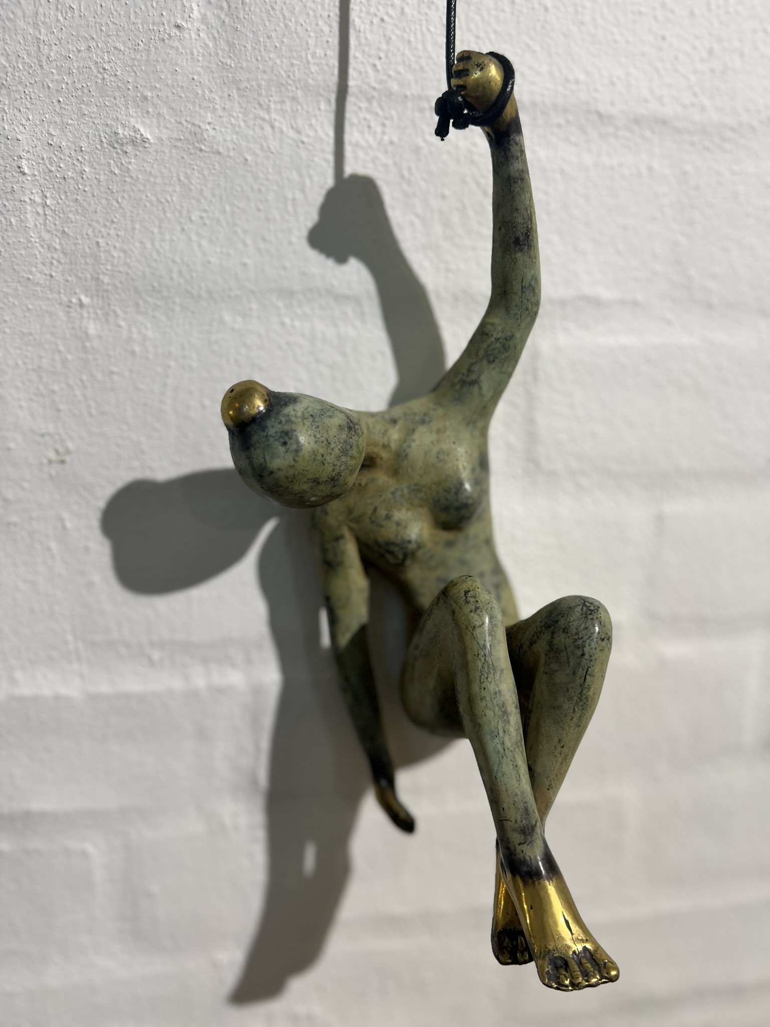 Grnirret kvinde, vgskulptur  hjde 25cm af Timor Antik