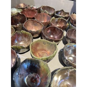 fyrfadsstage i sat af Tage Strup, rakukeramik