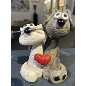 To, Der Minder Os Om Fred, keramikskulptur af Anka Christob