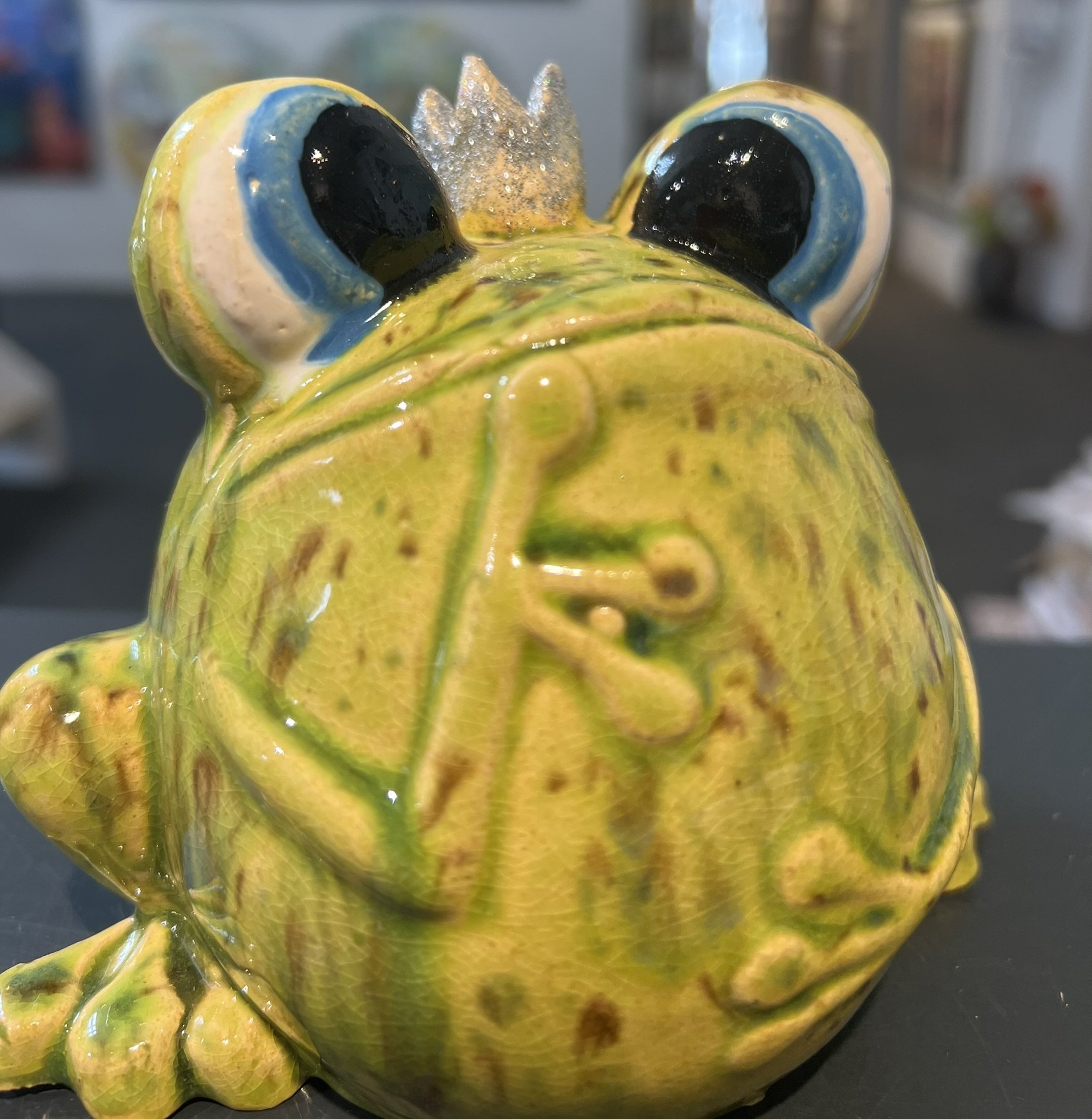 Kys Fr�en, keramik af Anka Christob