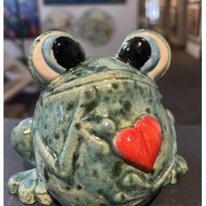 Kys Fr�en, keramik af Anka Christob