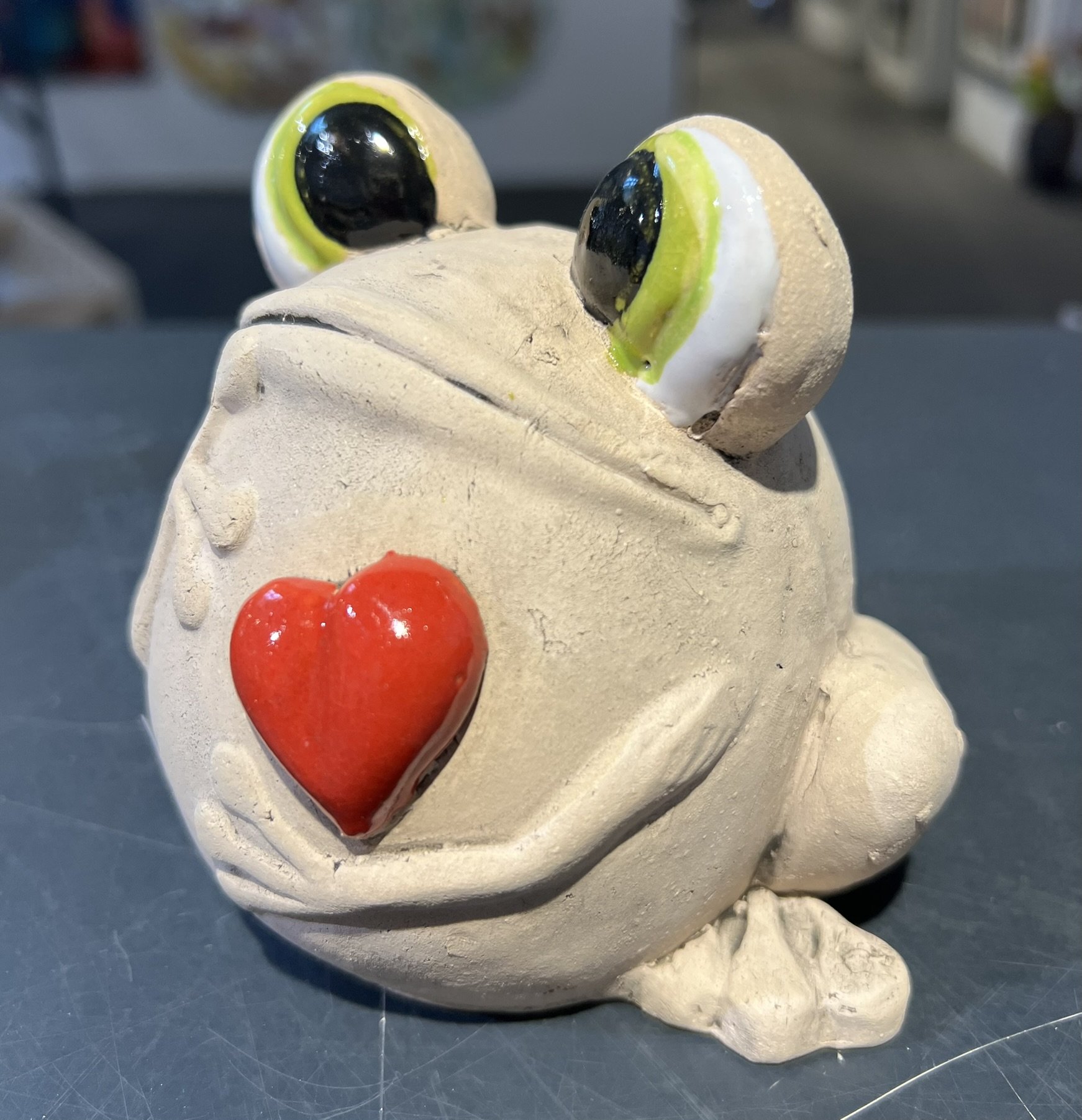 Kys Fr�en, keramik af Anka Christob