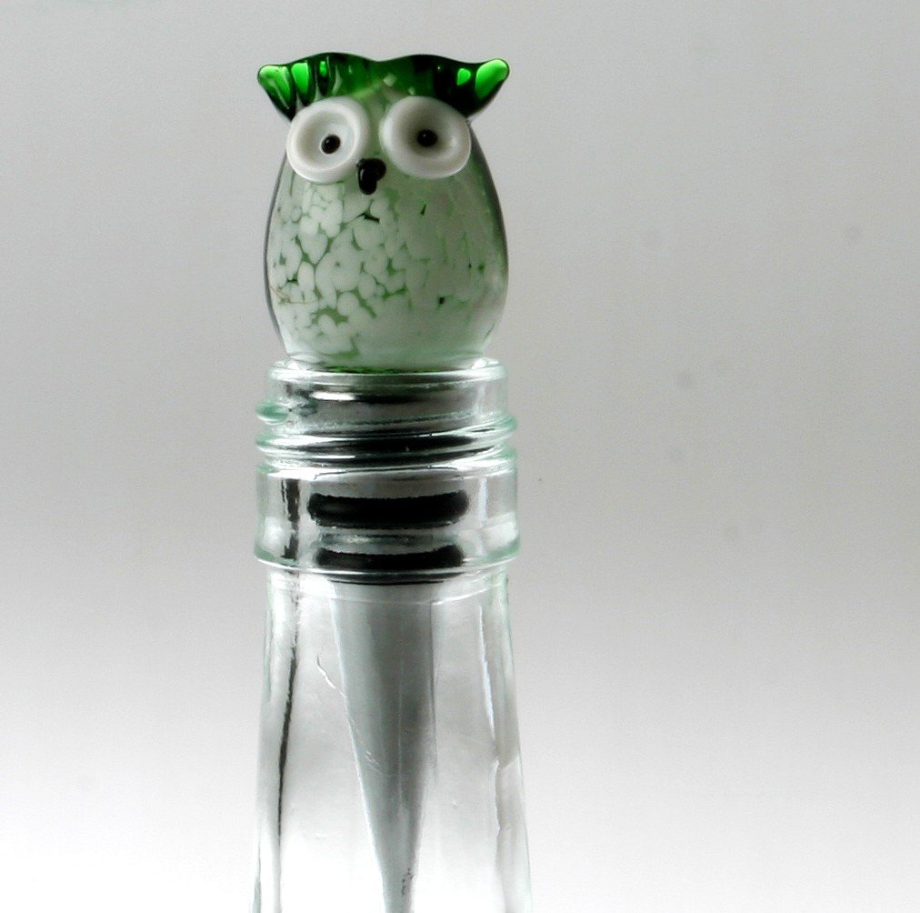 Vinprop i glas, gr�n ugle
