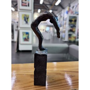 Bronceskulptur af Lisbeth Gundersen