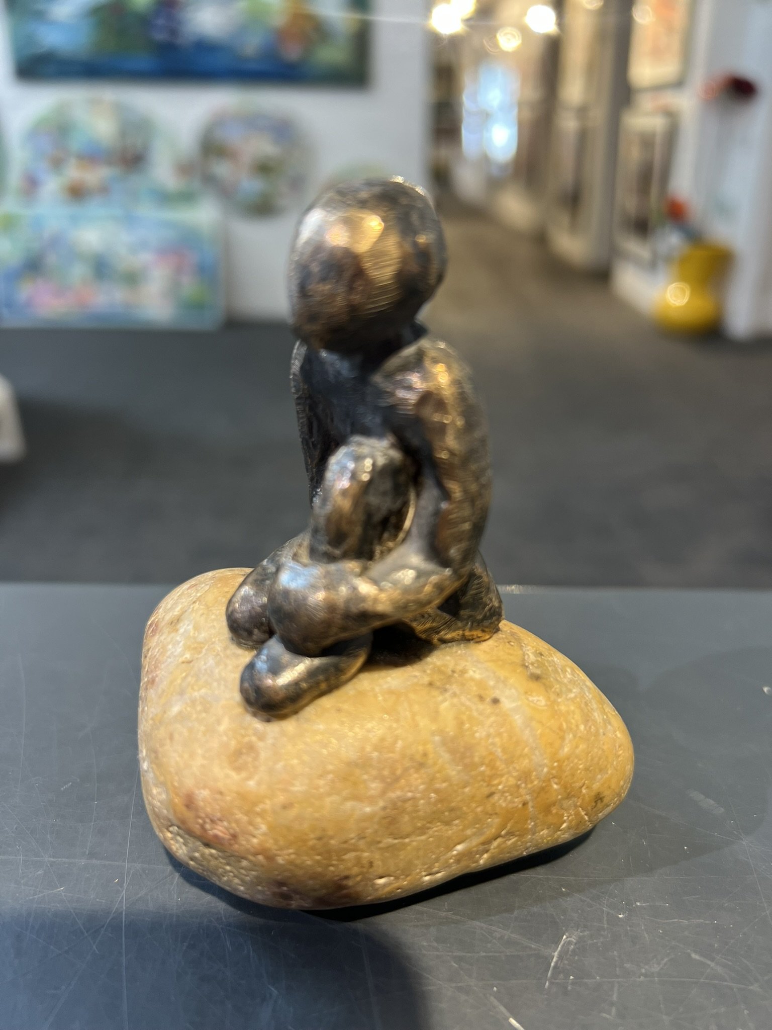 tid til at slappe af, Bronceskulptur af Lisbeth Gundersen